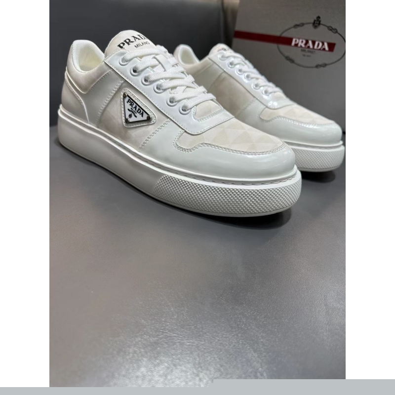 Pra*a casual shoes